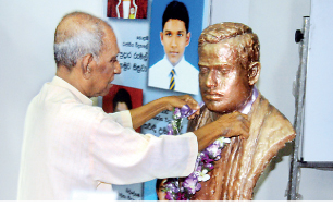 Munidasa kumaratunga school kaduwela picture